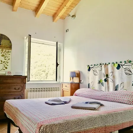 לינה וארוחת בוקר Quincas Berro D'agua 3*